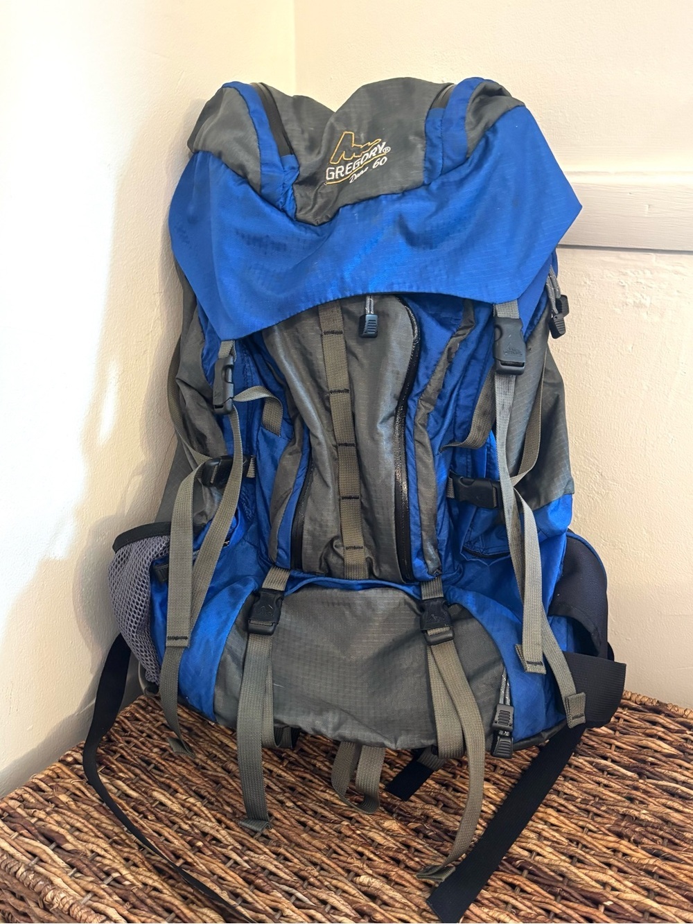 Gregory Deva 60 Women’s Hiking Backpack - Blue Gray Black